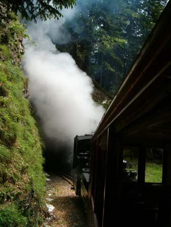 Nach Schwarzenfluhtunnel